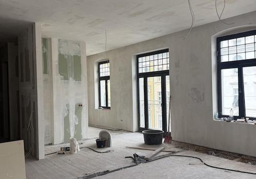 Wohnraum und offene Küche