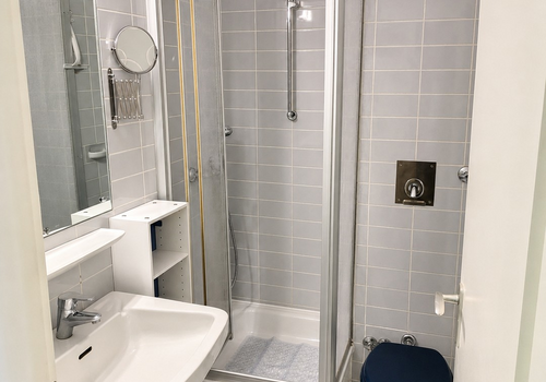 Dusche und WC