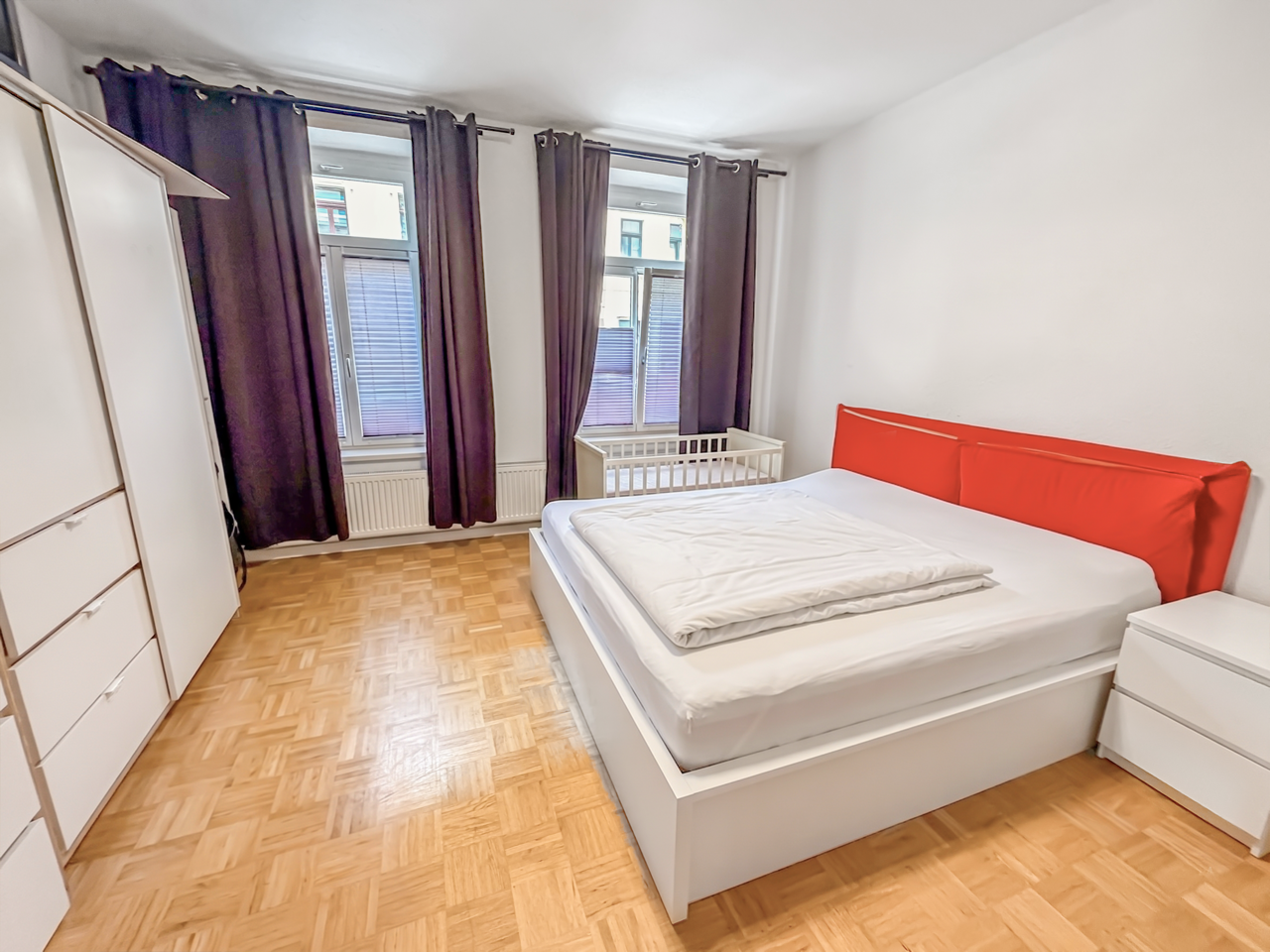 Großes Elternschlafzimmer