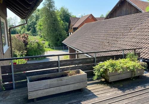 Sonnenterrasse Blick auf Hof