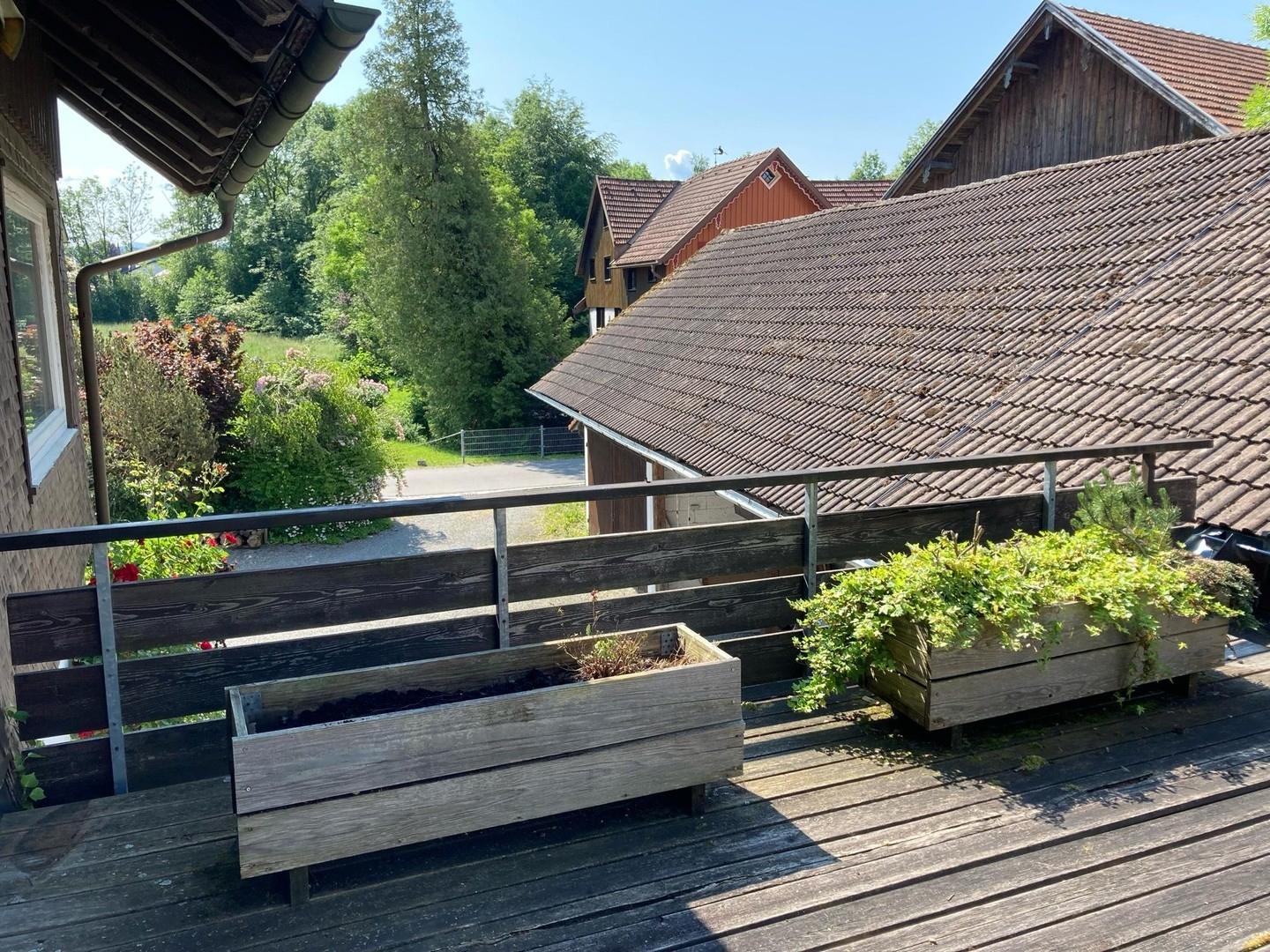 Sonnenterrasse Blick auf Hof