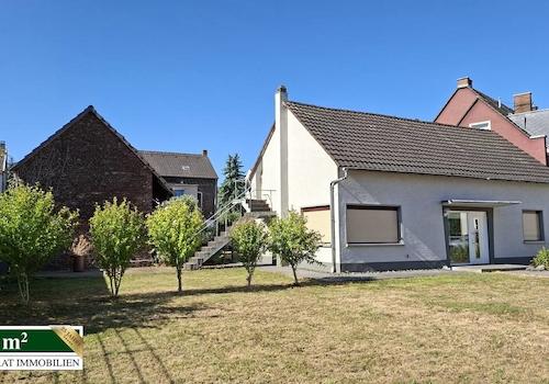 Grundstück und Bungalow