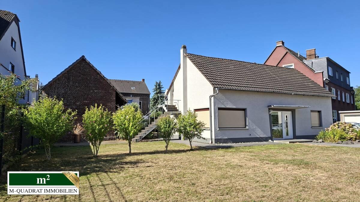 Grundstück und Bungalow