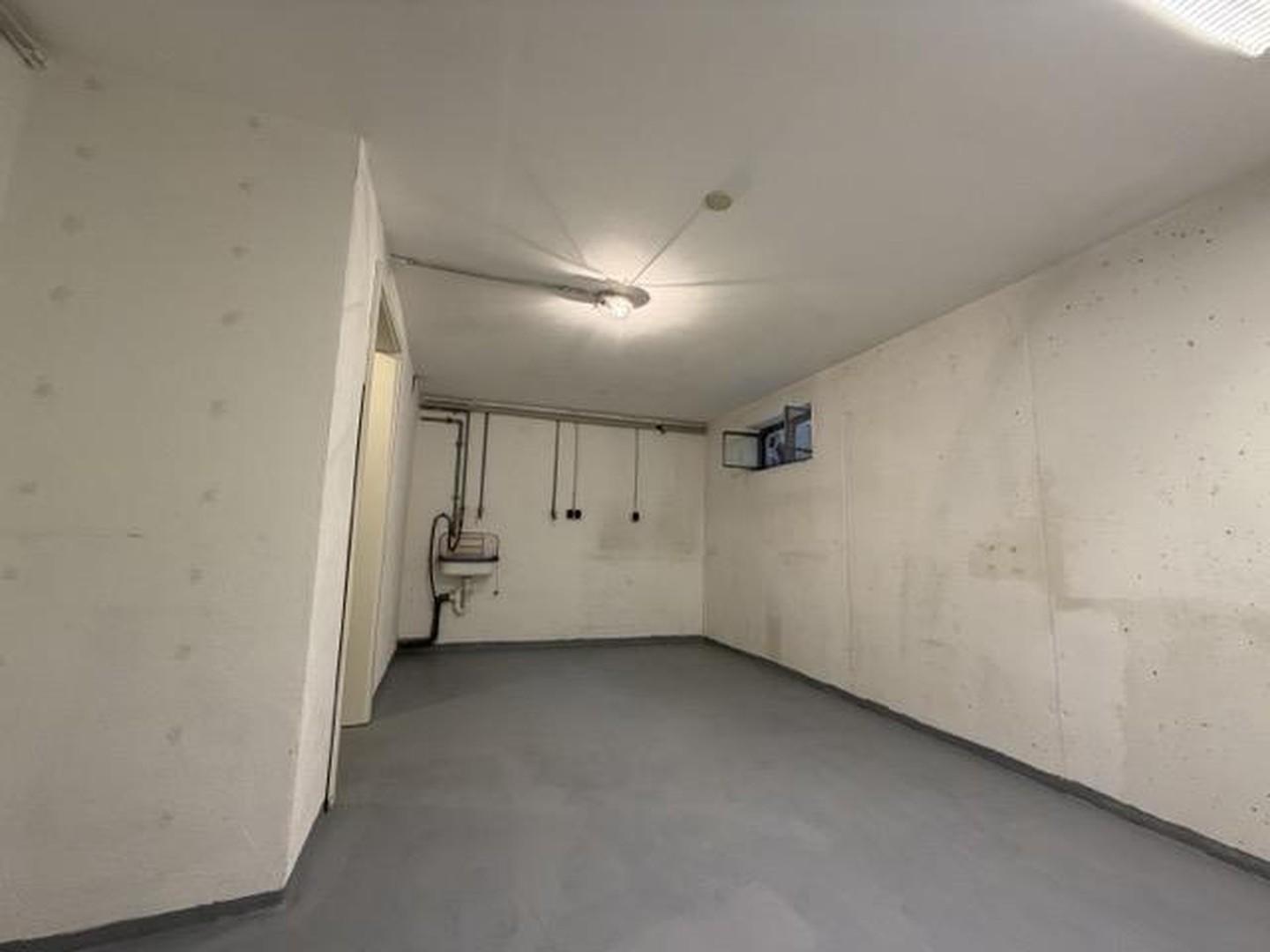 1d_Keller Anschlüsseansicht