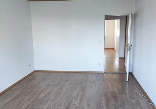 Wohnzimmer mit Blick zum Flur