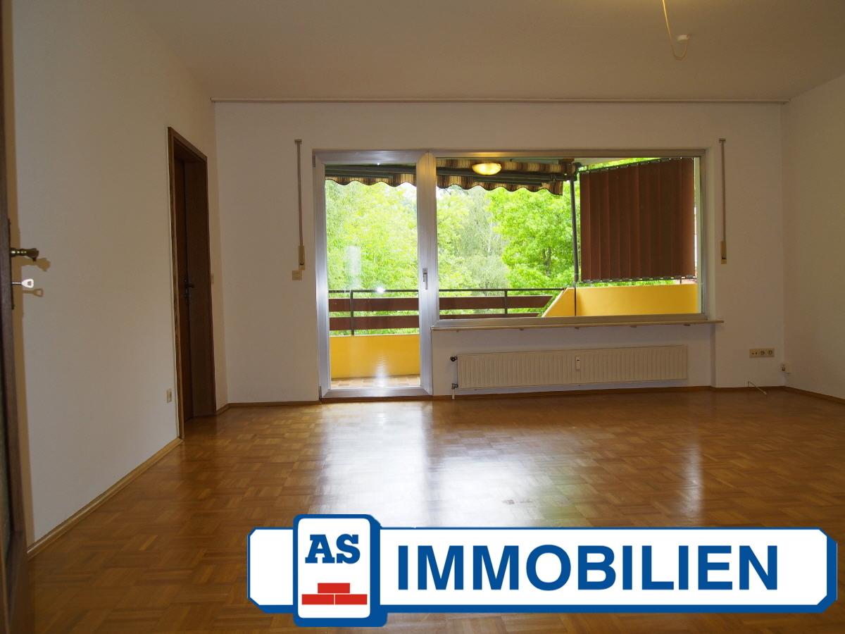 Wohnzimmer links Küche