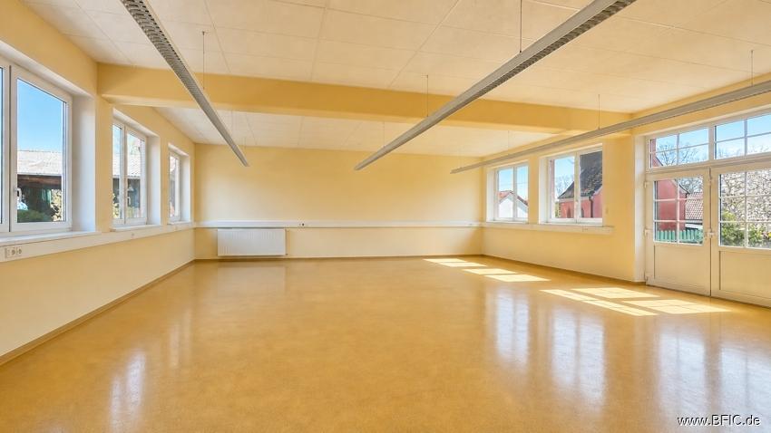 Halle im EG