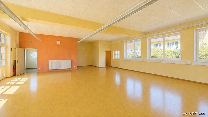 Halle im EG