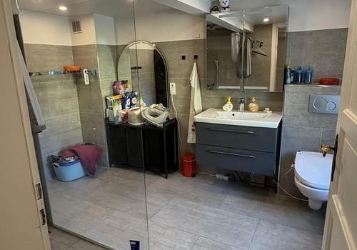 12 - Badezimmer EG Waschtisch