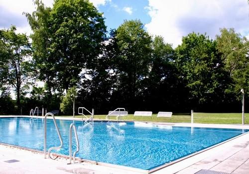 Hauseigener Pool