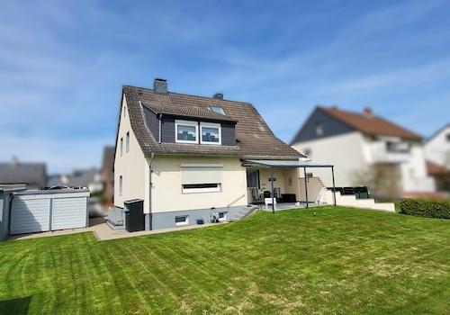 Hausansicht Garten
