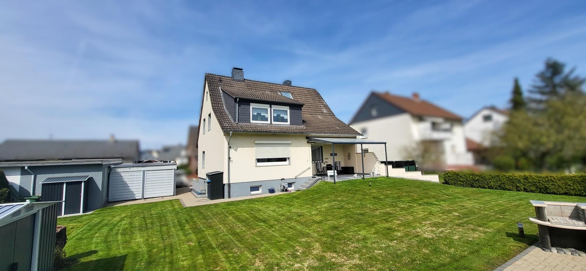 Hausansicht Garten