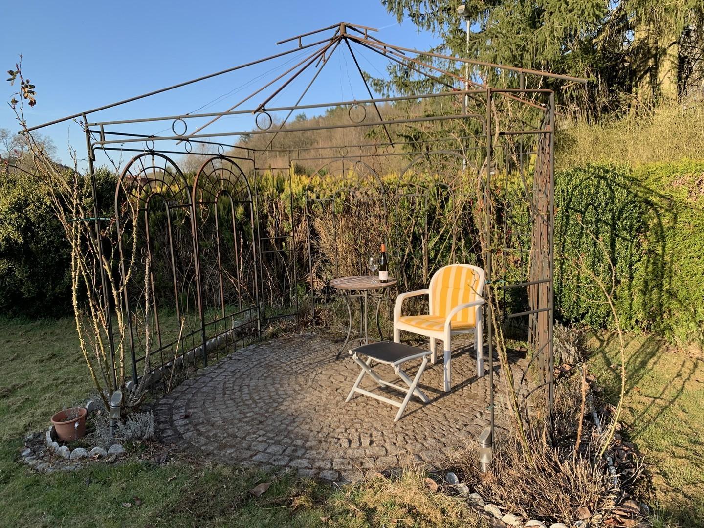 Pavillon in der Abendsonne