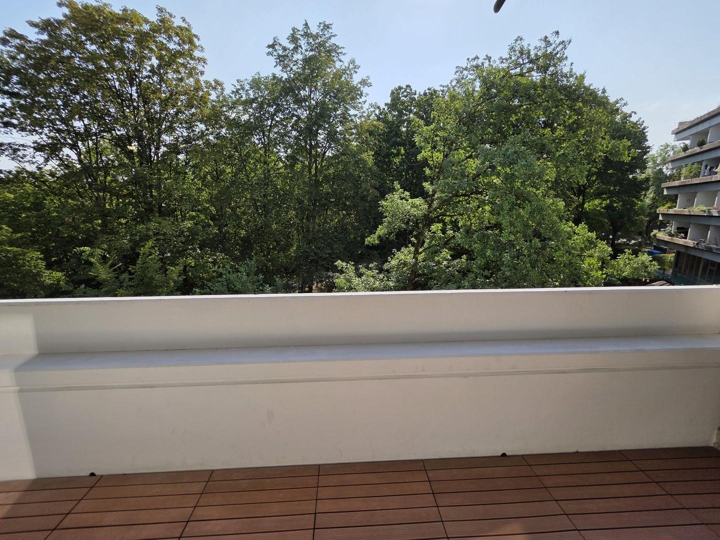 Balkon Blick ins Grüne