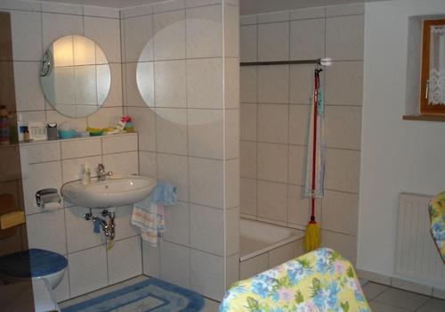 Keller mit Dusche, WC