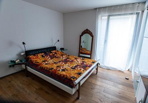 Schlafzimmer und ff.