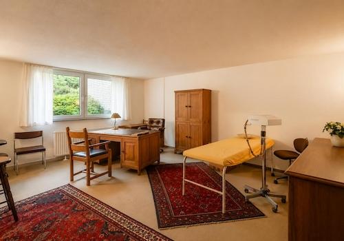 Büro KG