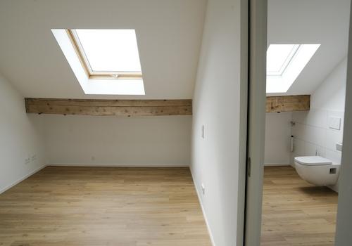 Schlafzimmer und Bad