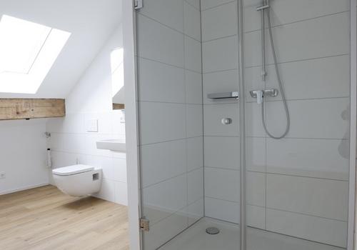 Bad obere Ebene Dusche