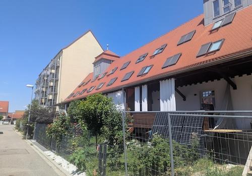 Rückseite mit Zugang zum Garte