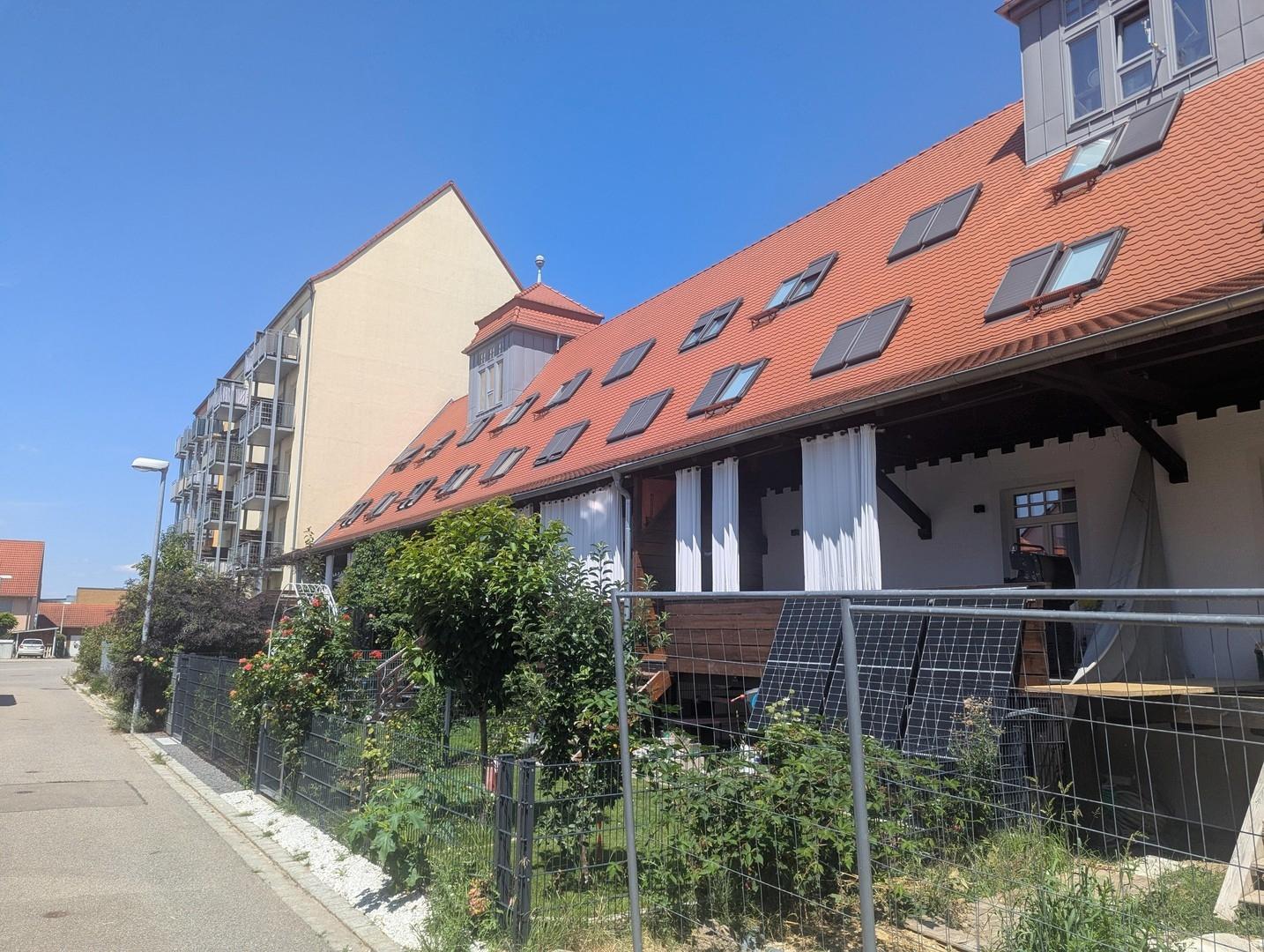 Rückseite mit Zugang zum Garte