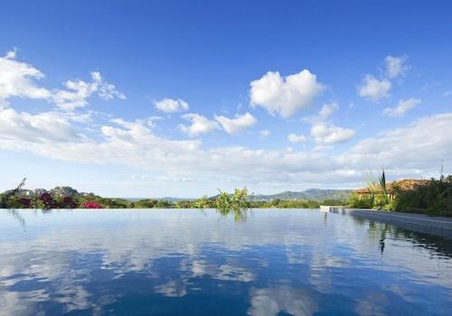 Infinity-Pool