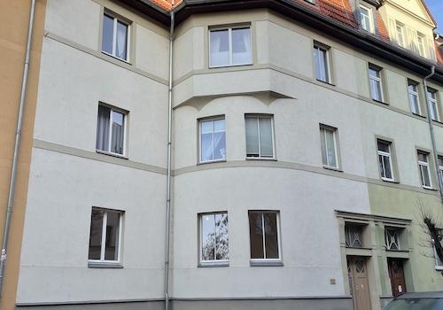 Altbaucharme mit hohen Decken