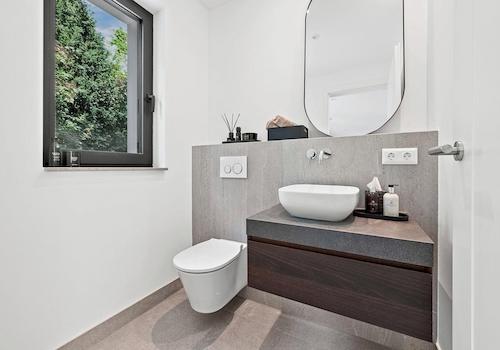 Gäste-WC mit Tageslicht