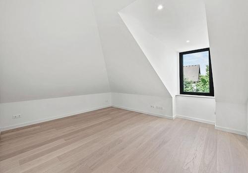 Arbeits- & Gästezimmer im DG