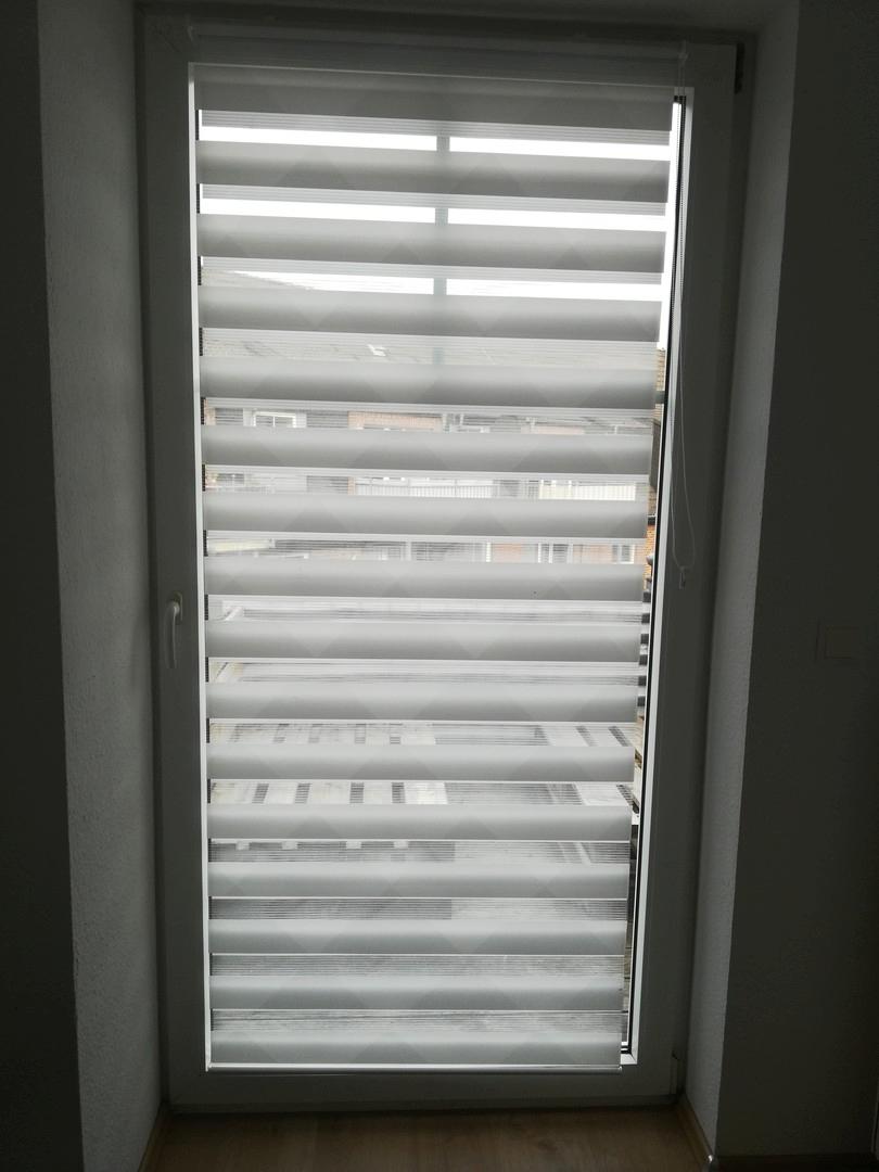 Balkontüren mit Rollos