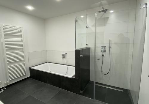 Wanne und Dusche