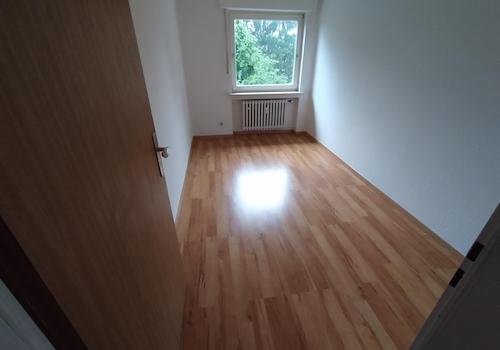 linkes Ez. Ankleide