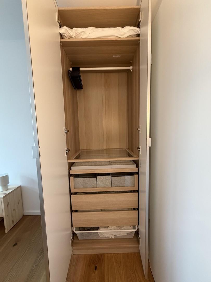 Kleiderschrank innen 