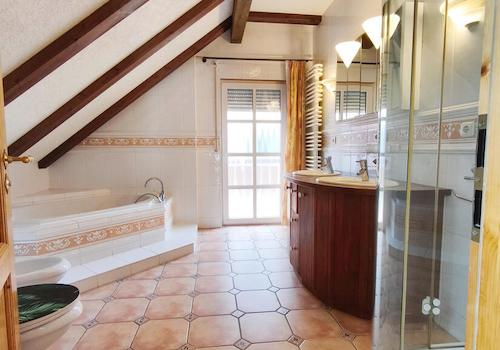 Badezimmer Dachgeschoss