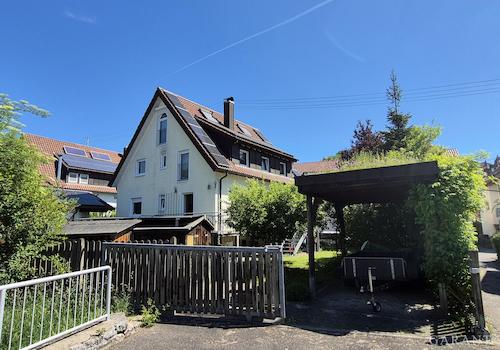 Hausansicht Carport Einfahrt 2