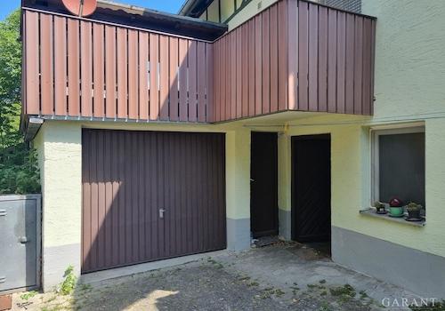 Garage mit Kellereingang