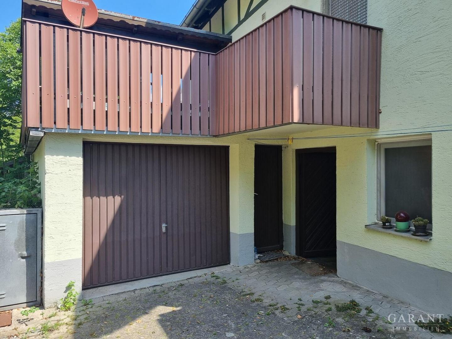 Garage mit Kellereingang
