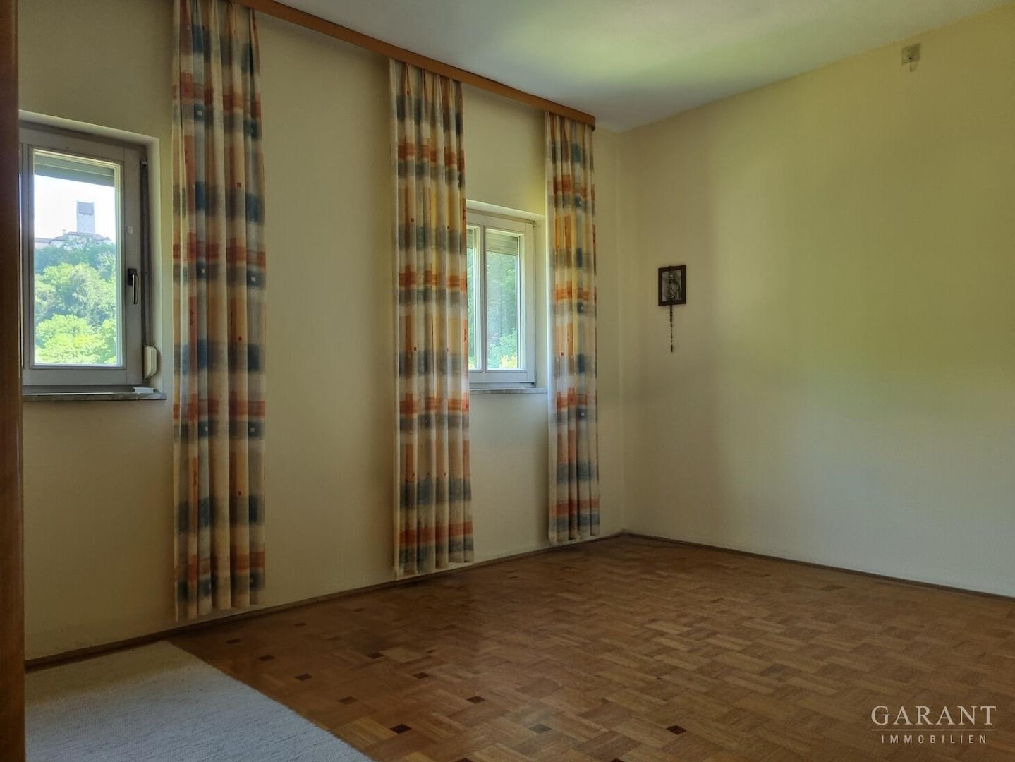 Schlafzimmer mit Ankleide
