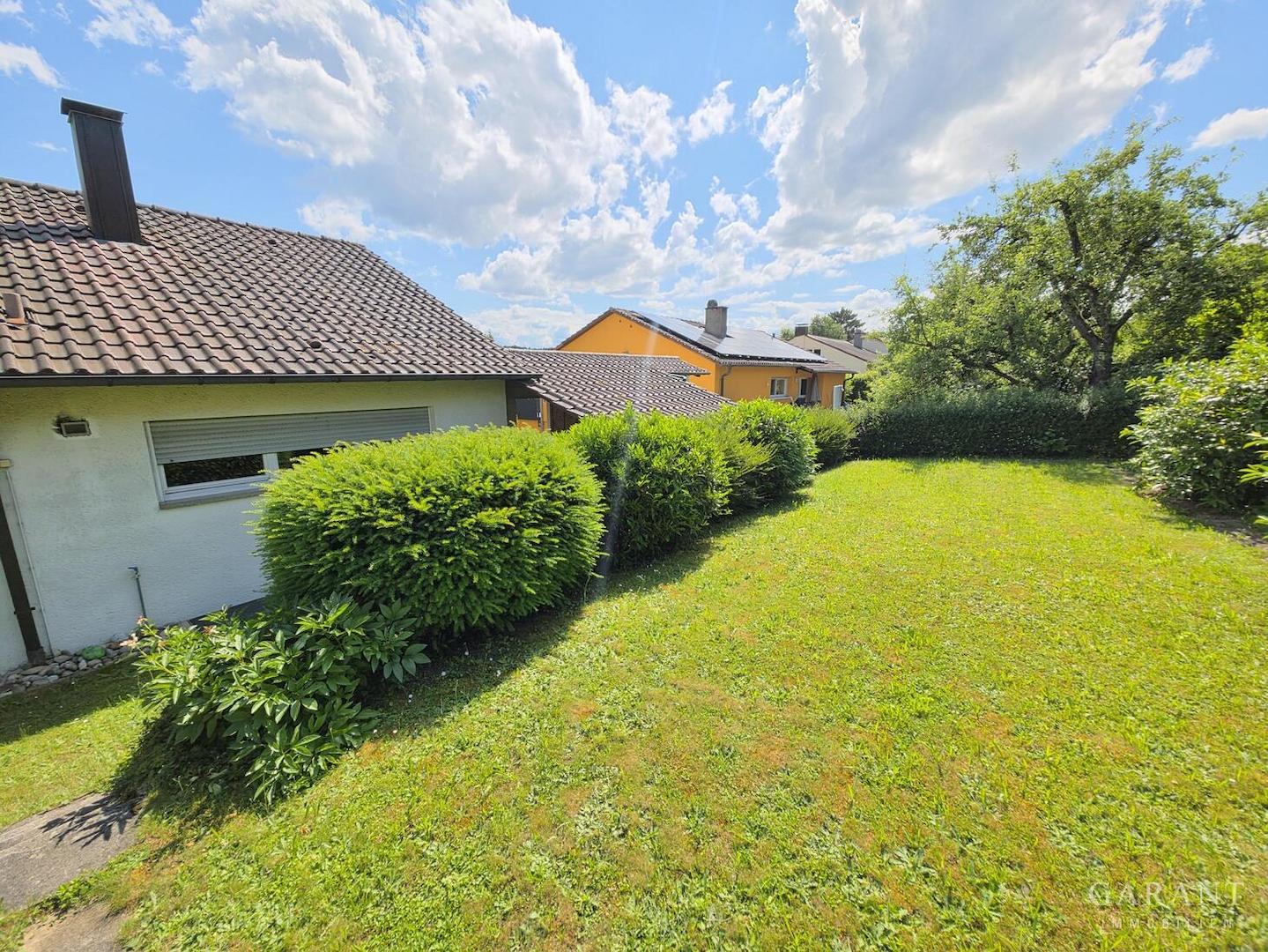 Rückseite Haus Garten oben