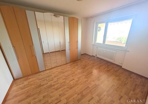 Schlafzimmer B1