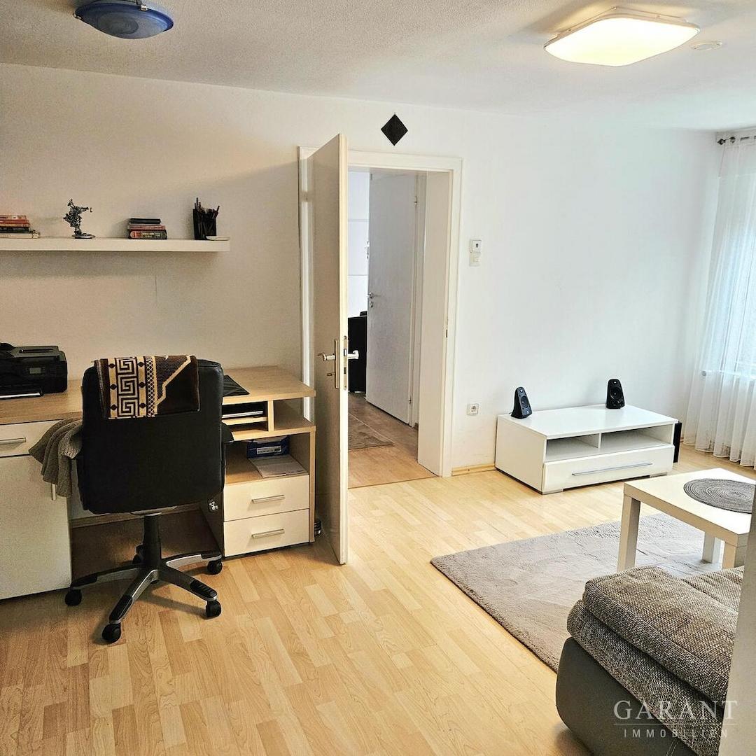 Zi m.Ausgang Balkon