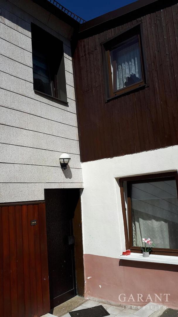 Eingang Wohnen/rechts