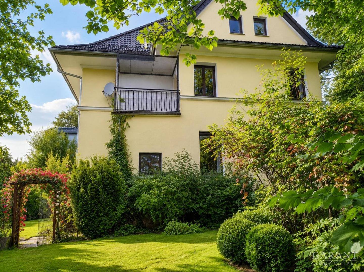 Seitenansicht Villa