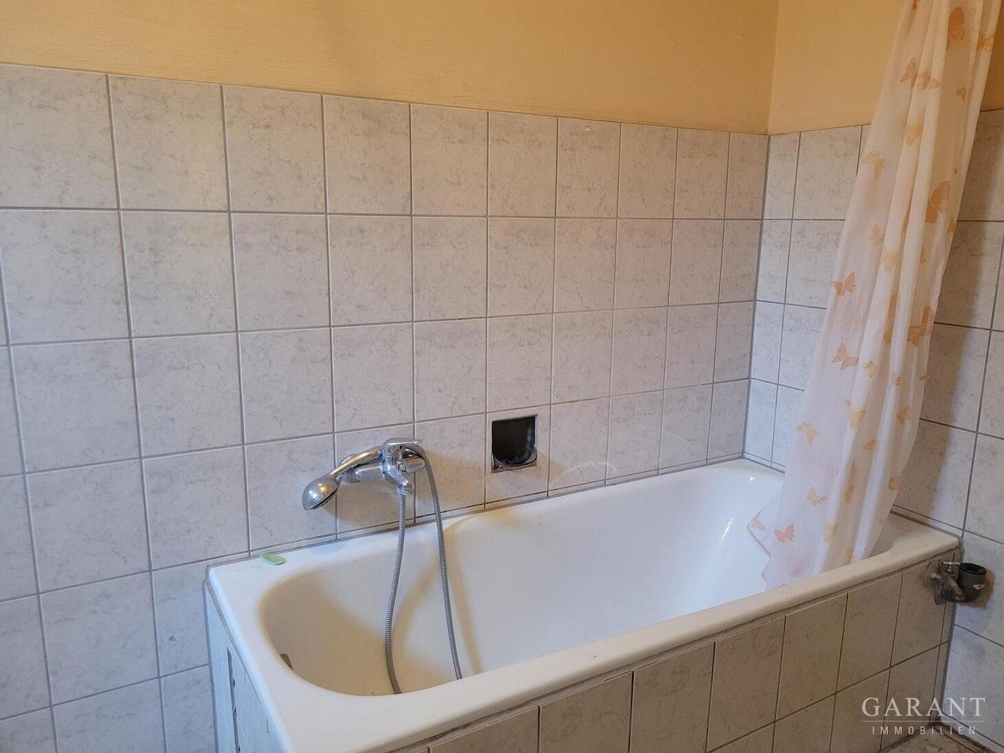 altes Badezimmer EG