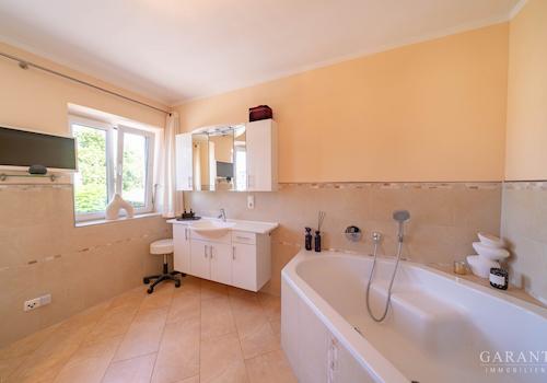 Badezimmer 1.OG