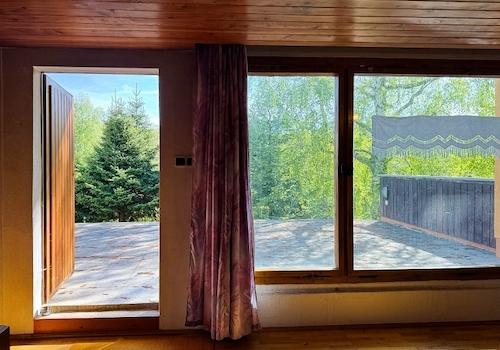 Blick von Wohnen zu Terrasse