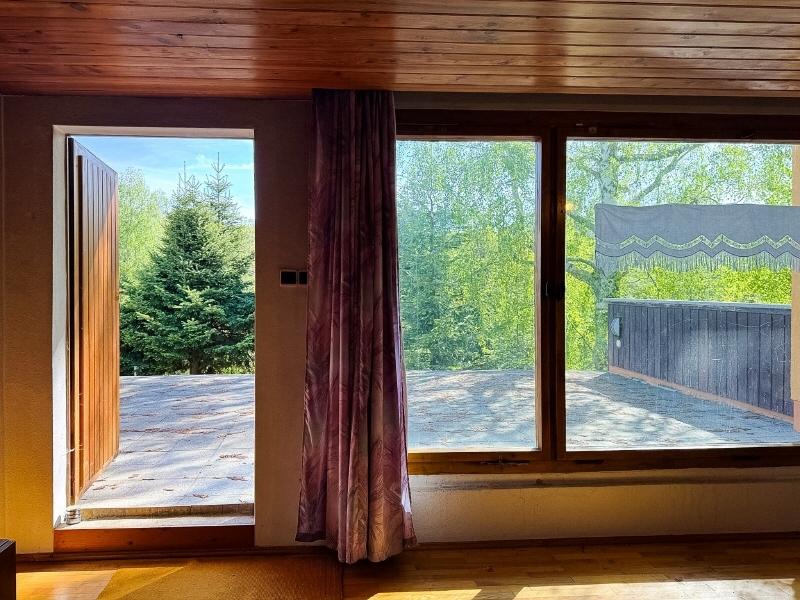 Blick von Wohnen zu Terrasse