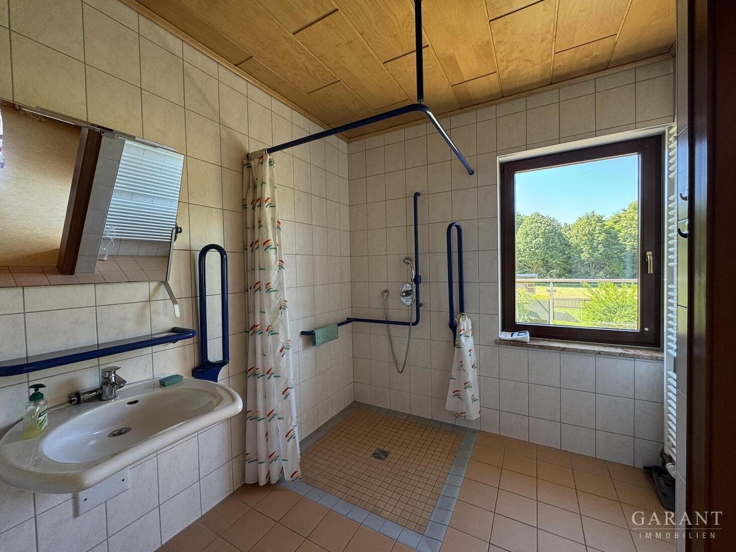 Badezimmer EG