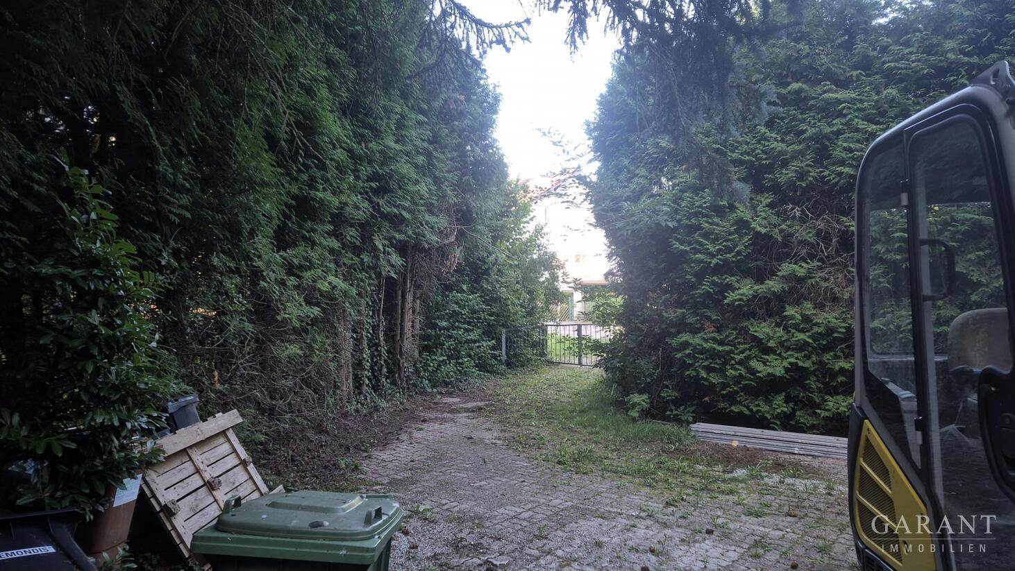 Grundstückeinfahrt