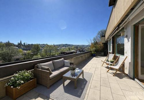 beispielhafte Möblierung d. Terrasse